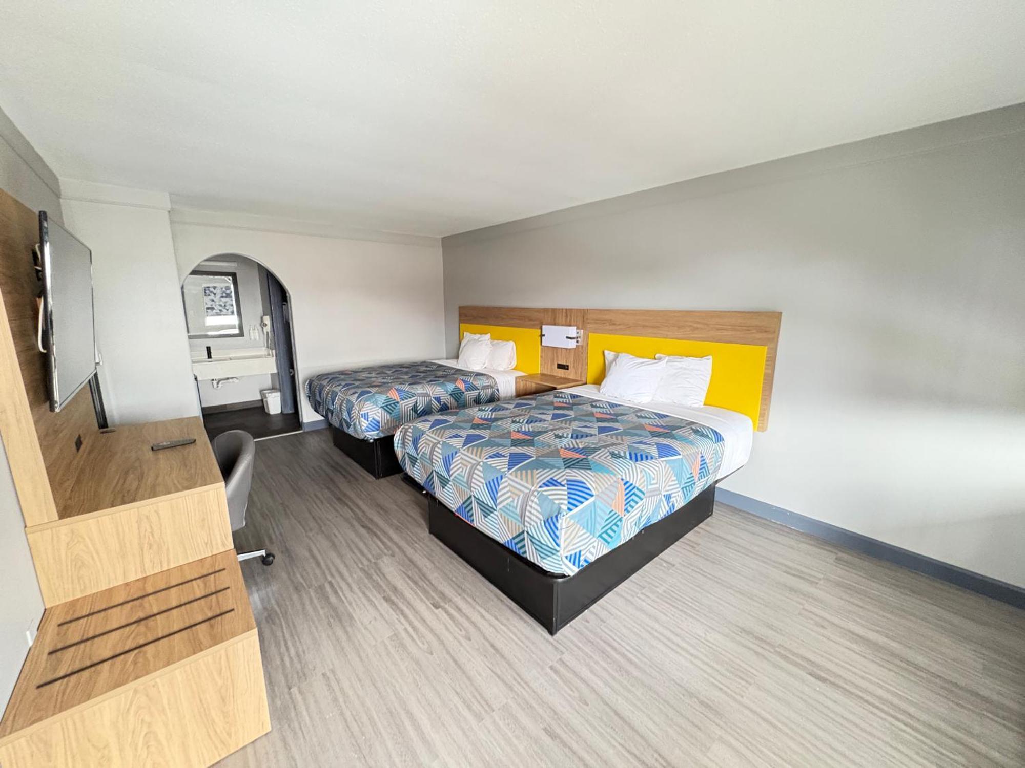 Days Inn By Wyndham Gonzales Ngoại thất bức ảnh